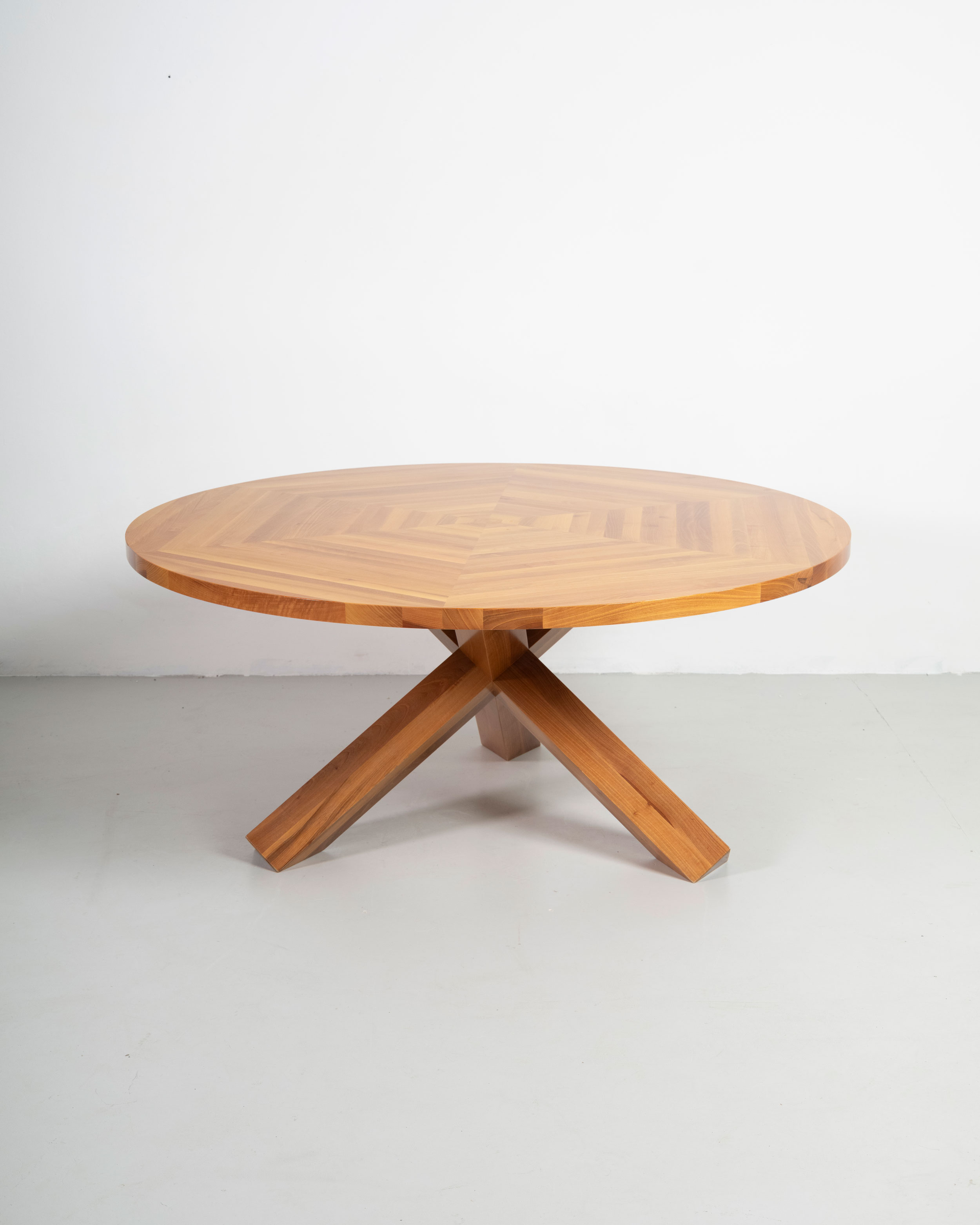 La Rotonda Round Table