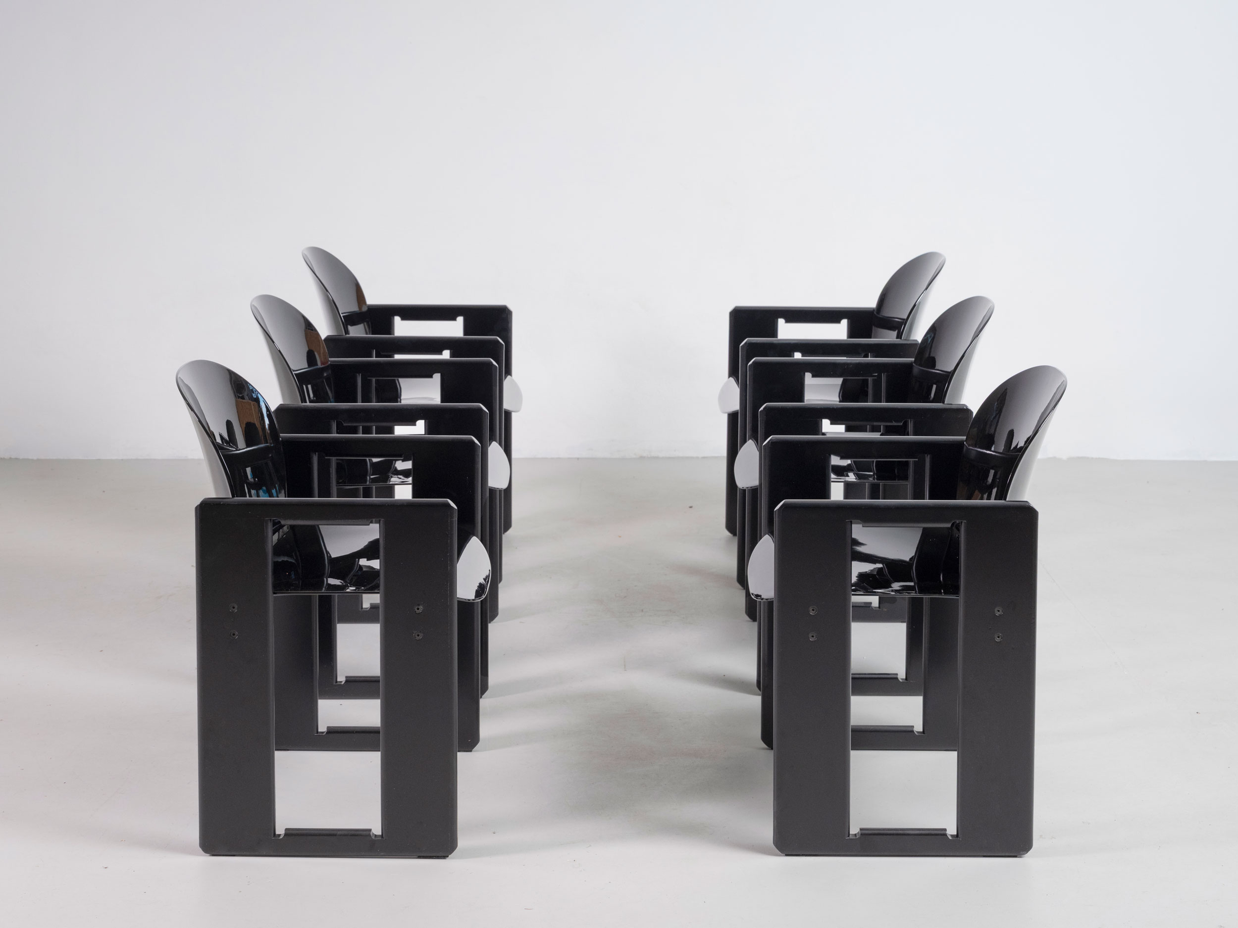 Set of Six Black Dialogo Dining Chairs